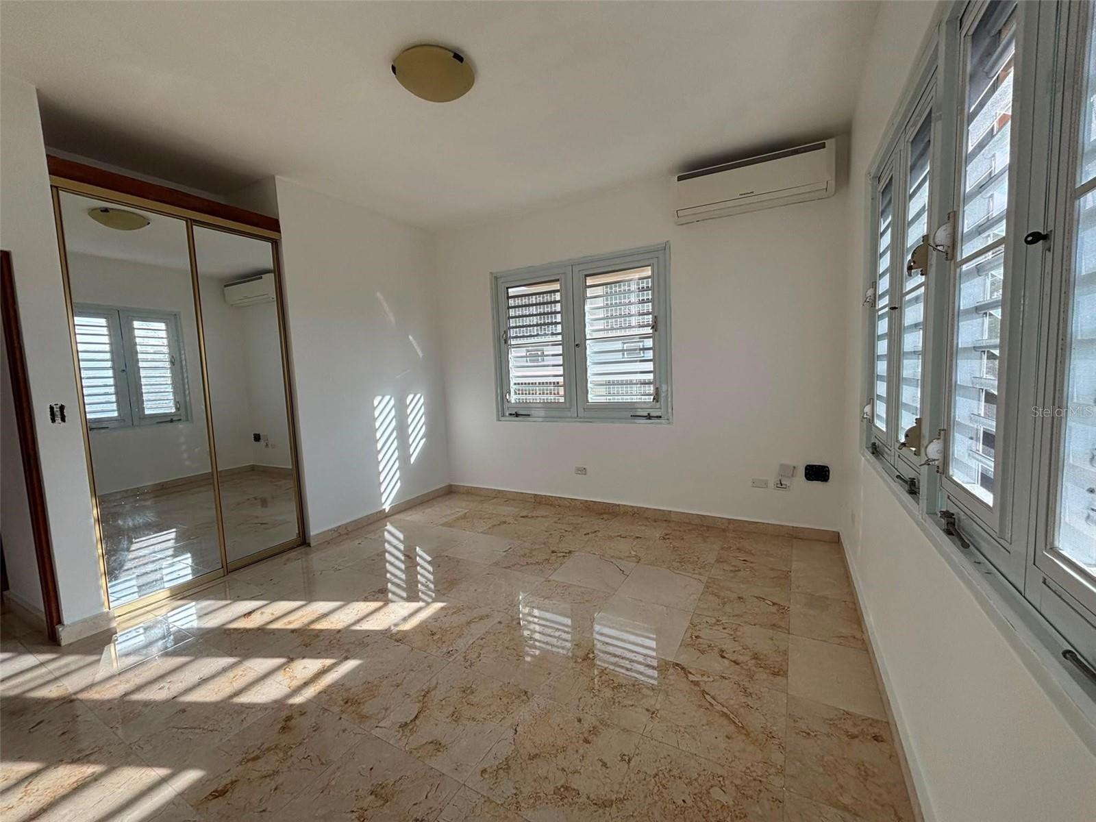 520 Riera #3 Property Photo 10