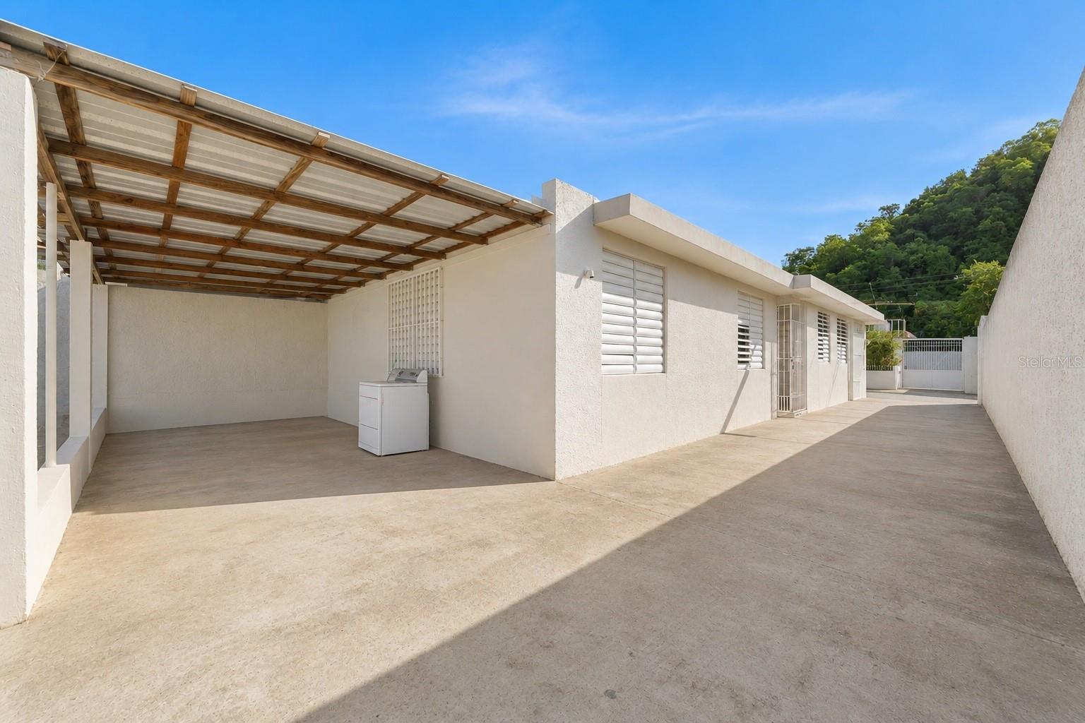 6 No C49 Valles De Manati Property Photo 14