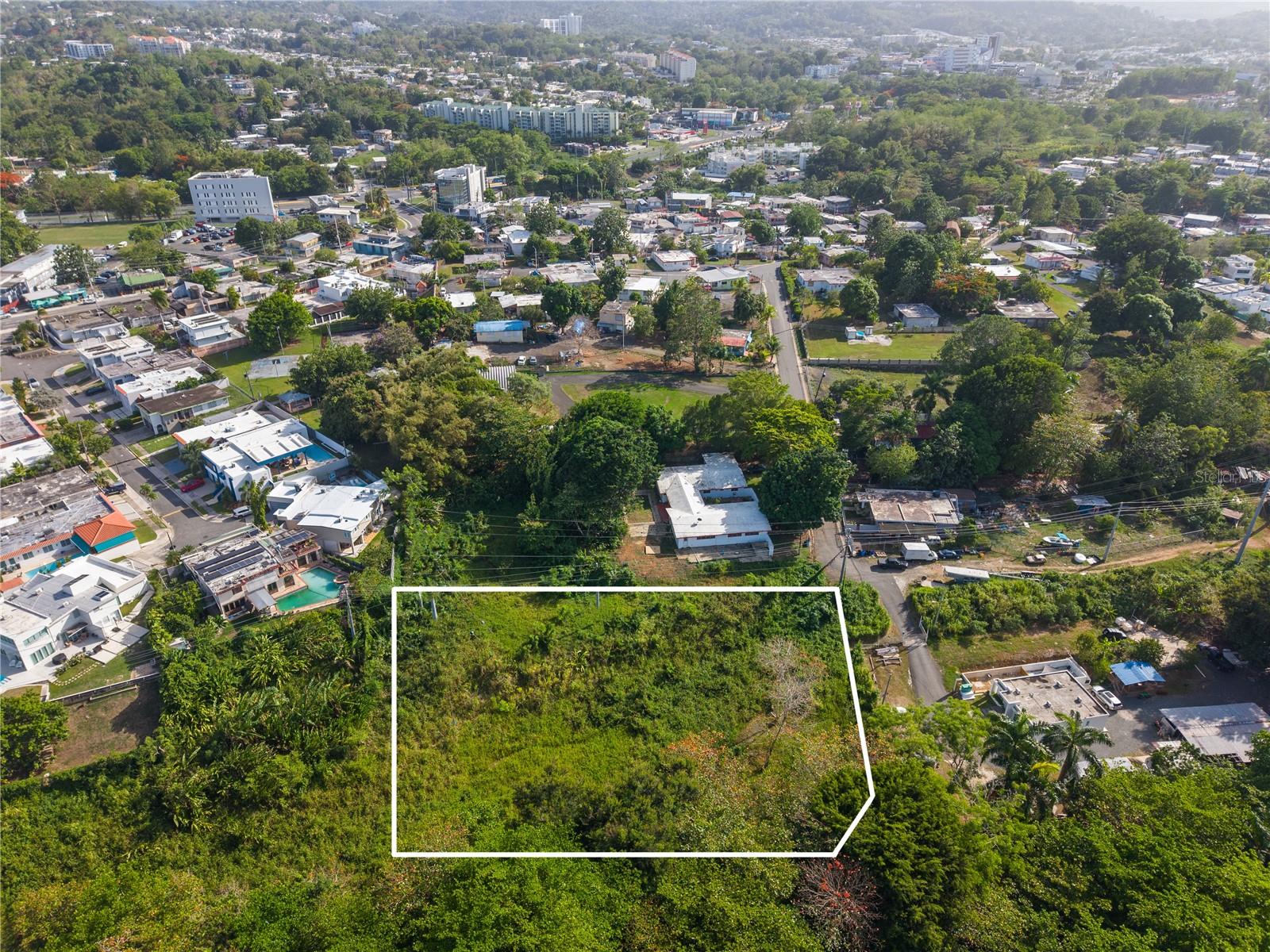 Km 1.3 ALEJANDRINO AVE