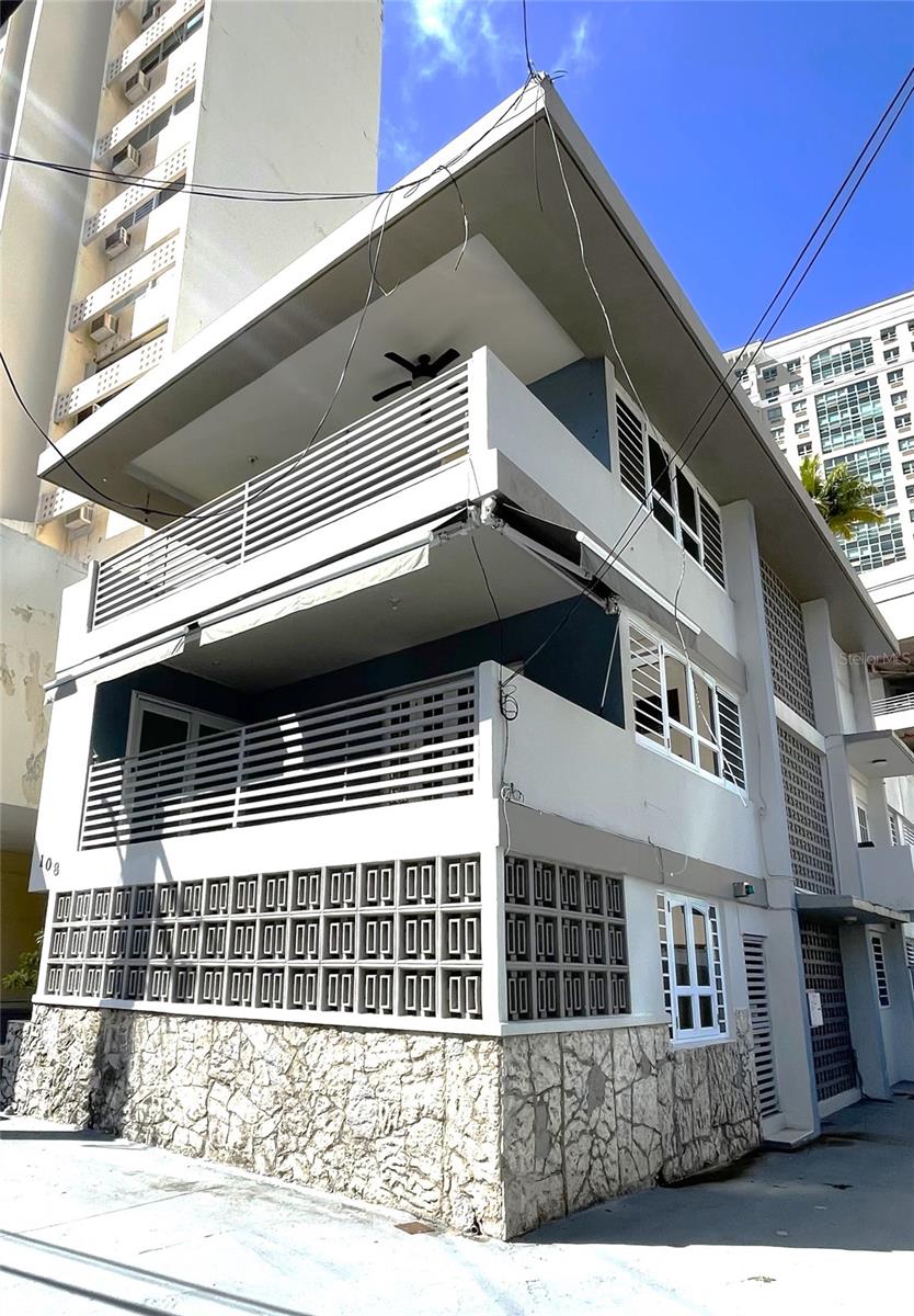 108 DEL PARQUE STREET 108 #02 Property Photo 1