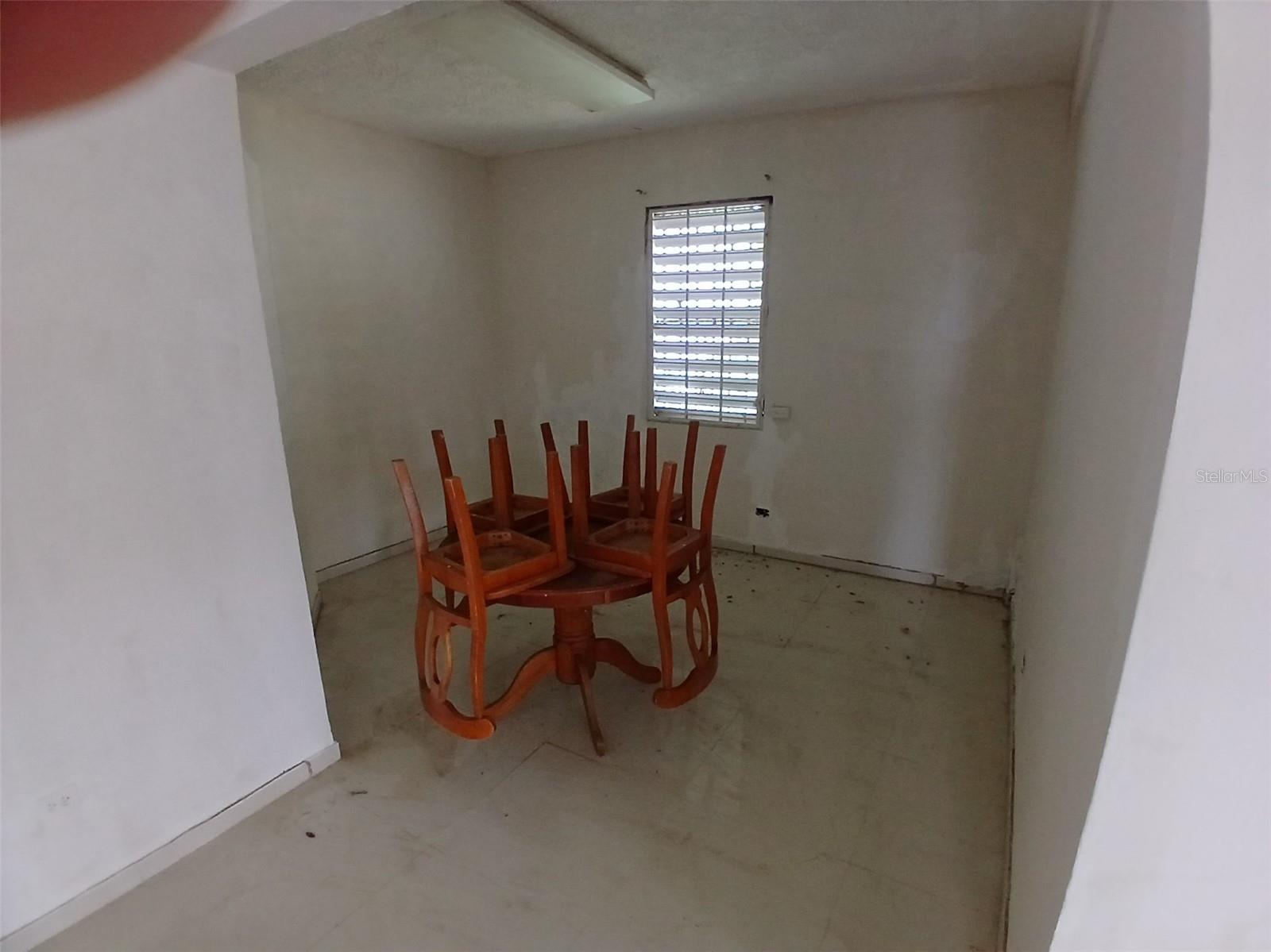 2 Esteban Quintana St Property Photo 6
