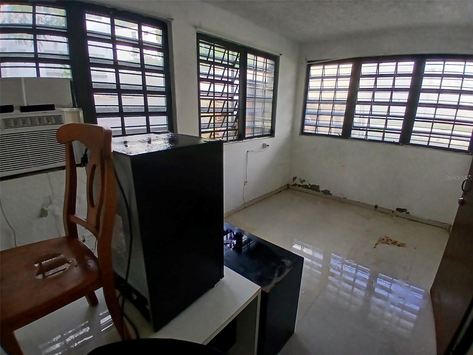 2 Esteban Quintana St Property Photo 8