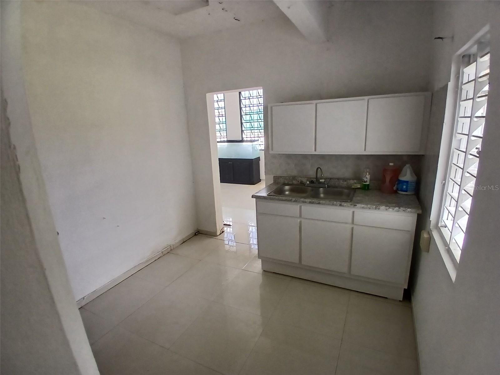 2 Esteban Quintana St Property Photo 12