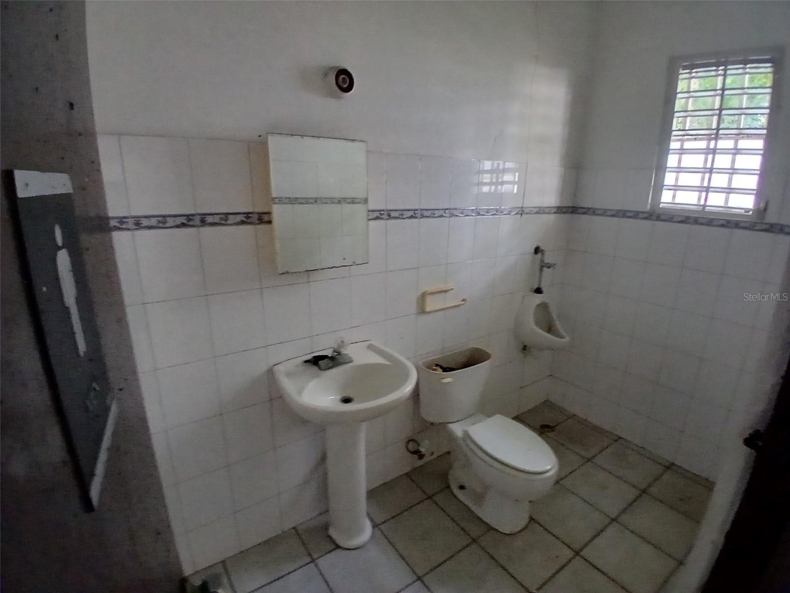 2 Esteban Quintana St Property Photo 15