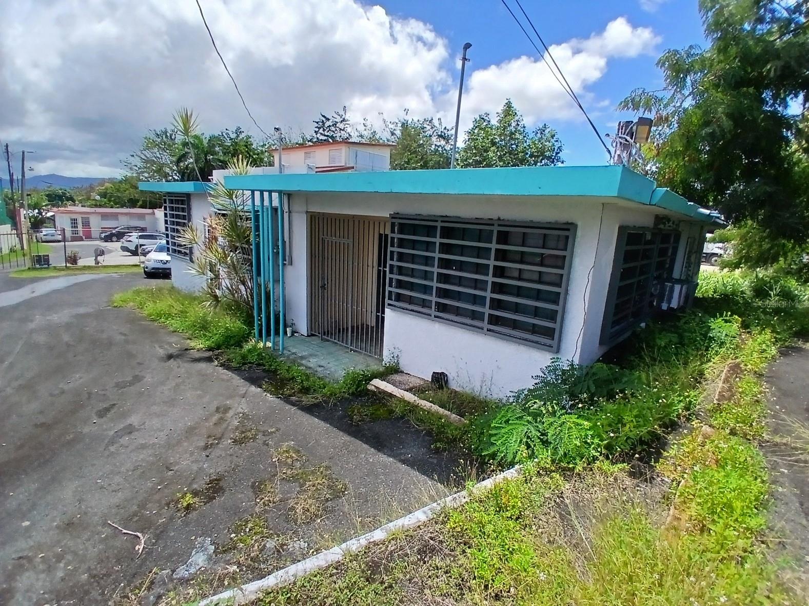 2 Esteban Quintana St Property Photo 16