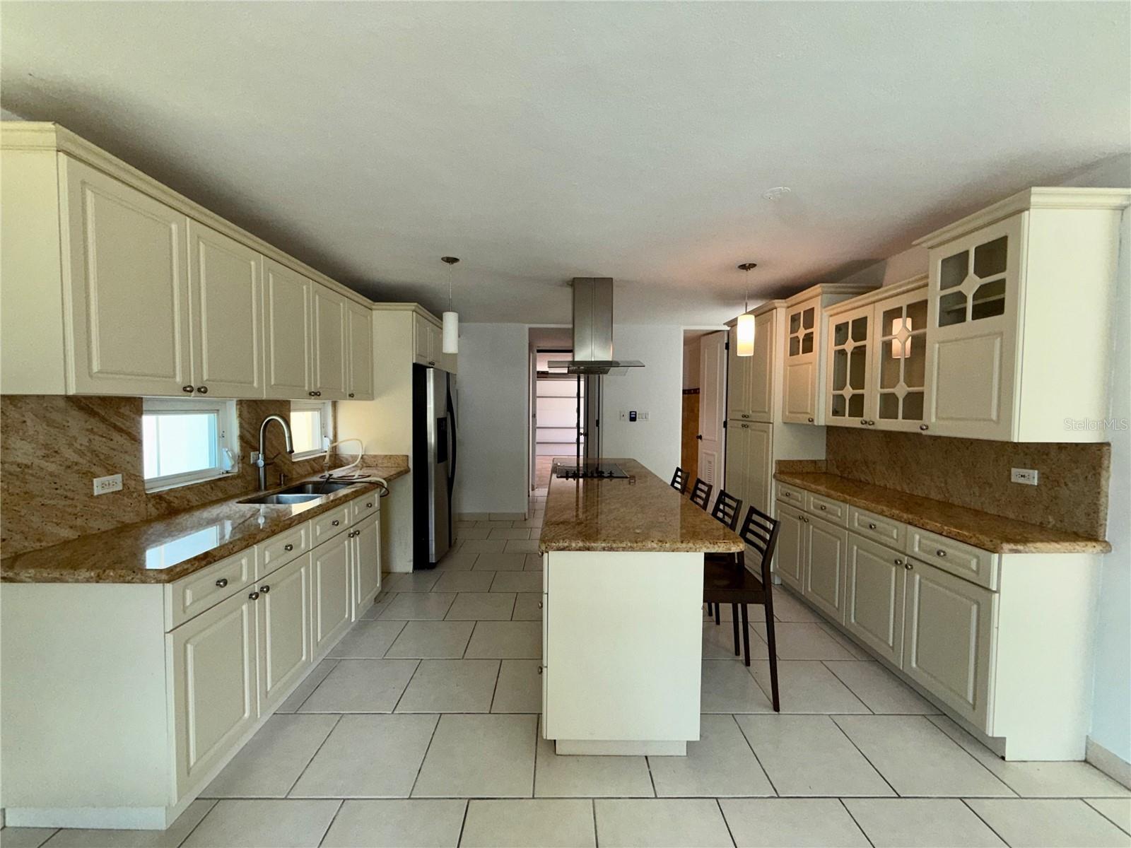 834 Calle 3 #b13 Property Photo 11