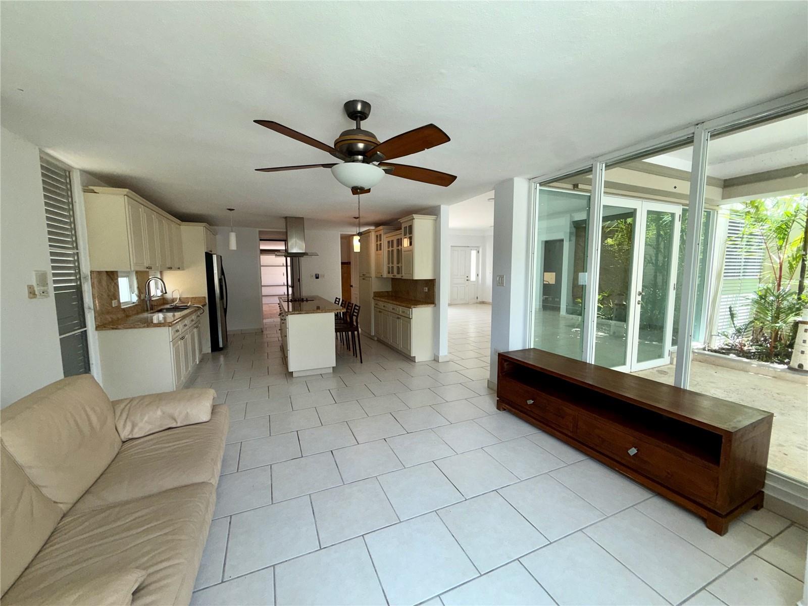 834 Calle 3 #b13 Property Photo 12