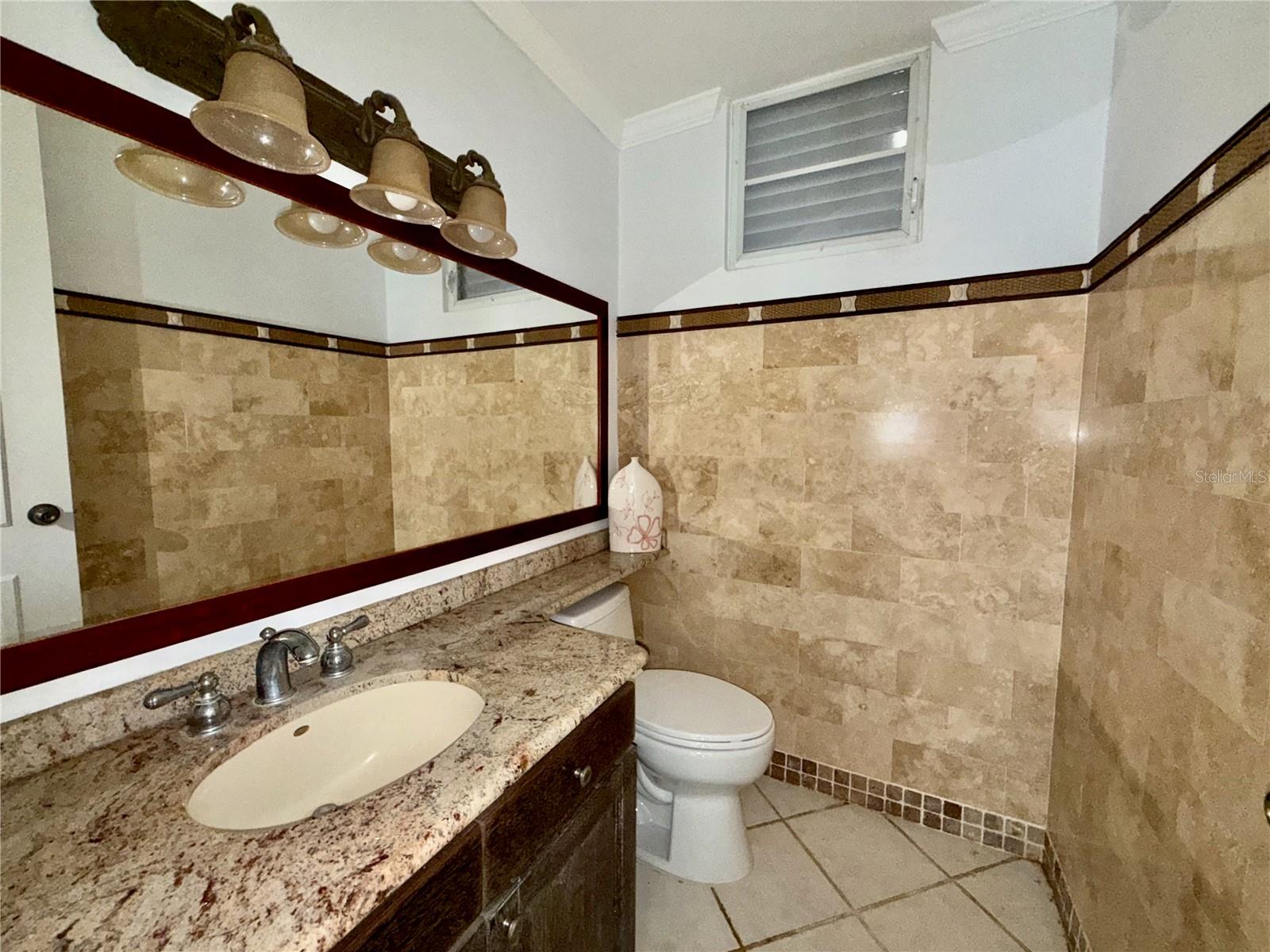 834 Calle 3 #b13 Property Photo 16