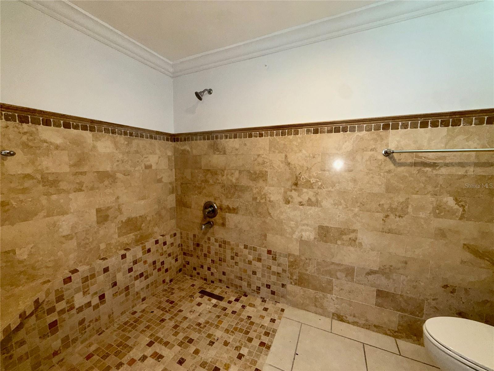 834 Calle 3 #b13 Property Photo 18