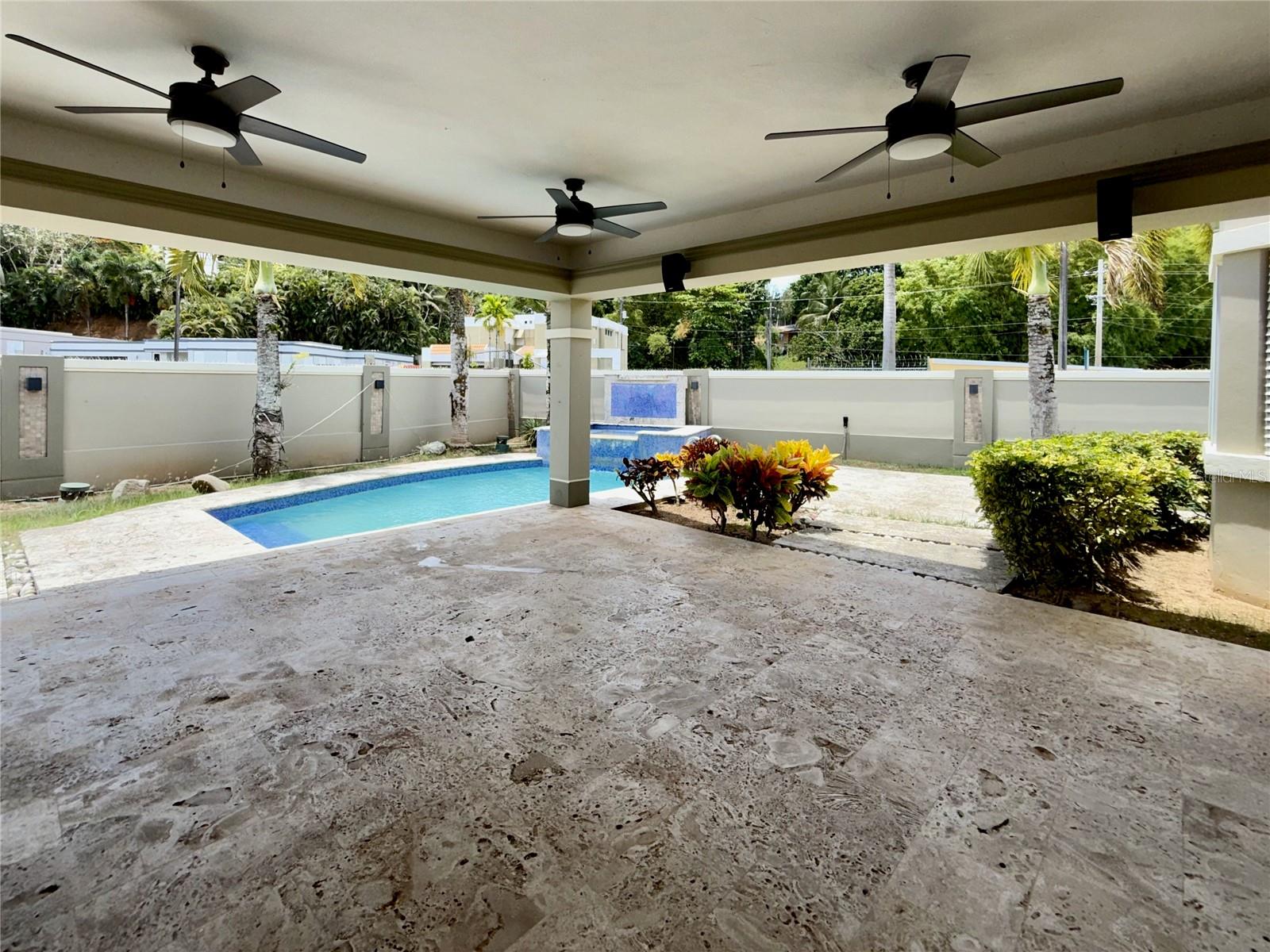 834 Calle 3 #b13 Property Photo 25