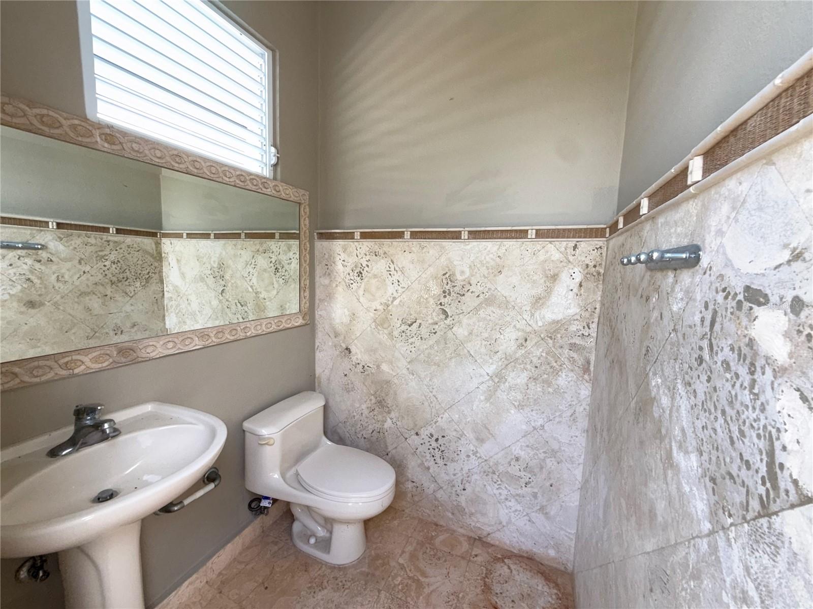 834 Calle 3 #b13 Property Photo 33