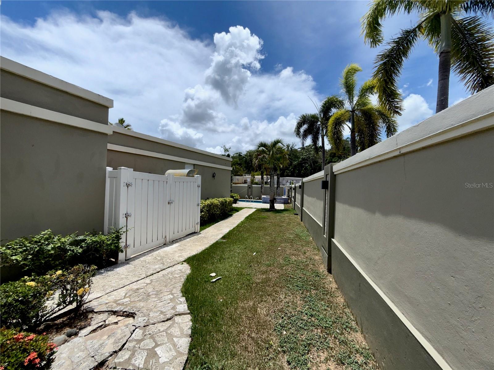 834 Calle 3 #b13 Property Photo 37