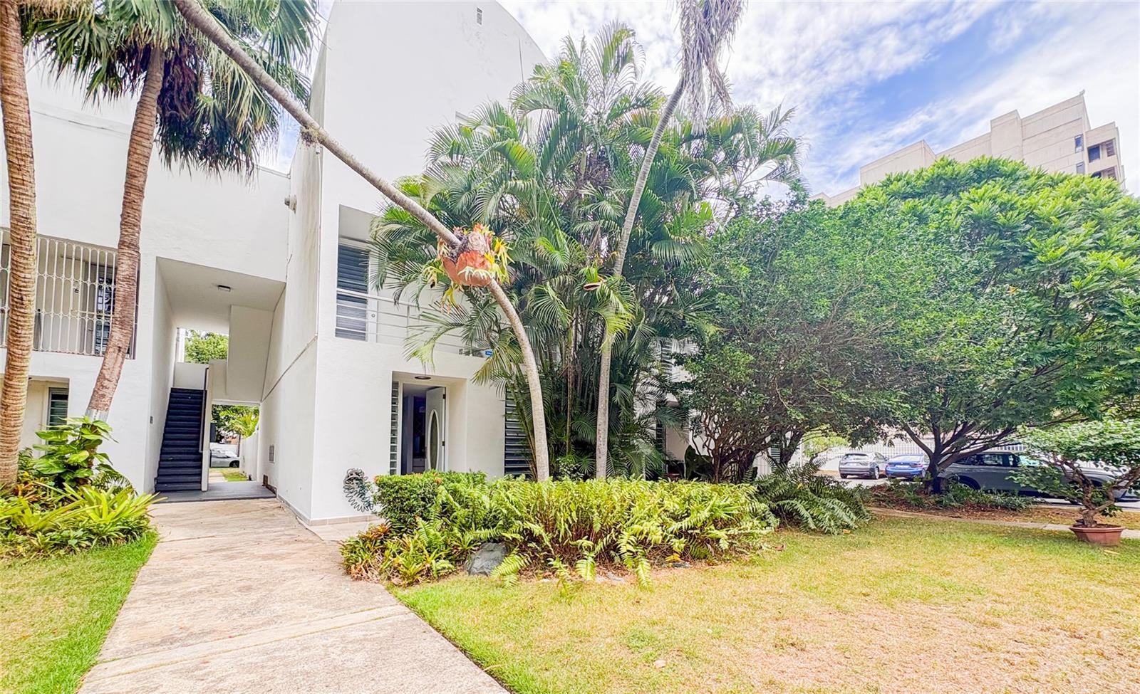 595 Cll Maximo Gomez #g115 Property Photo 1
