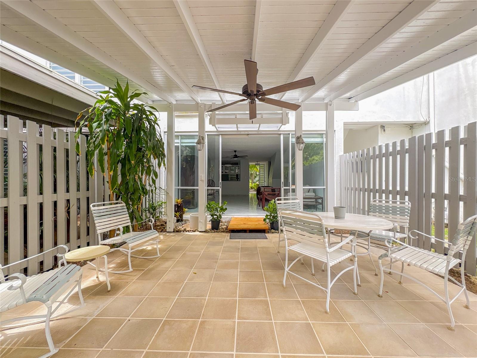 595 Cll Maximo Gomez #g115 Property Photo 2