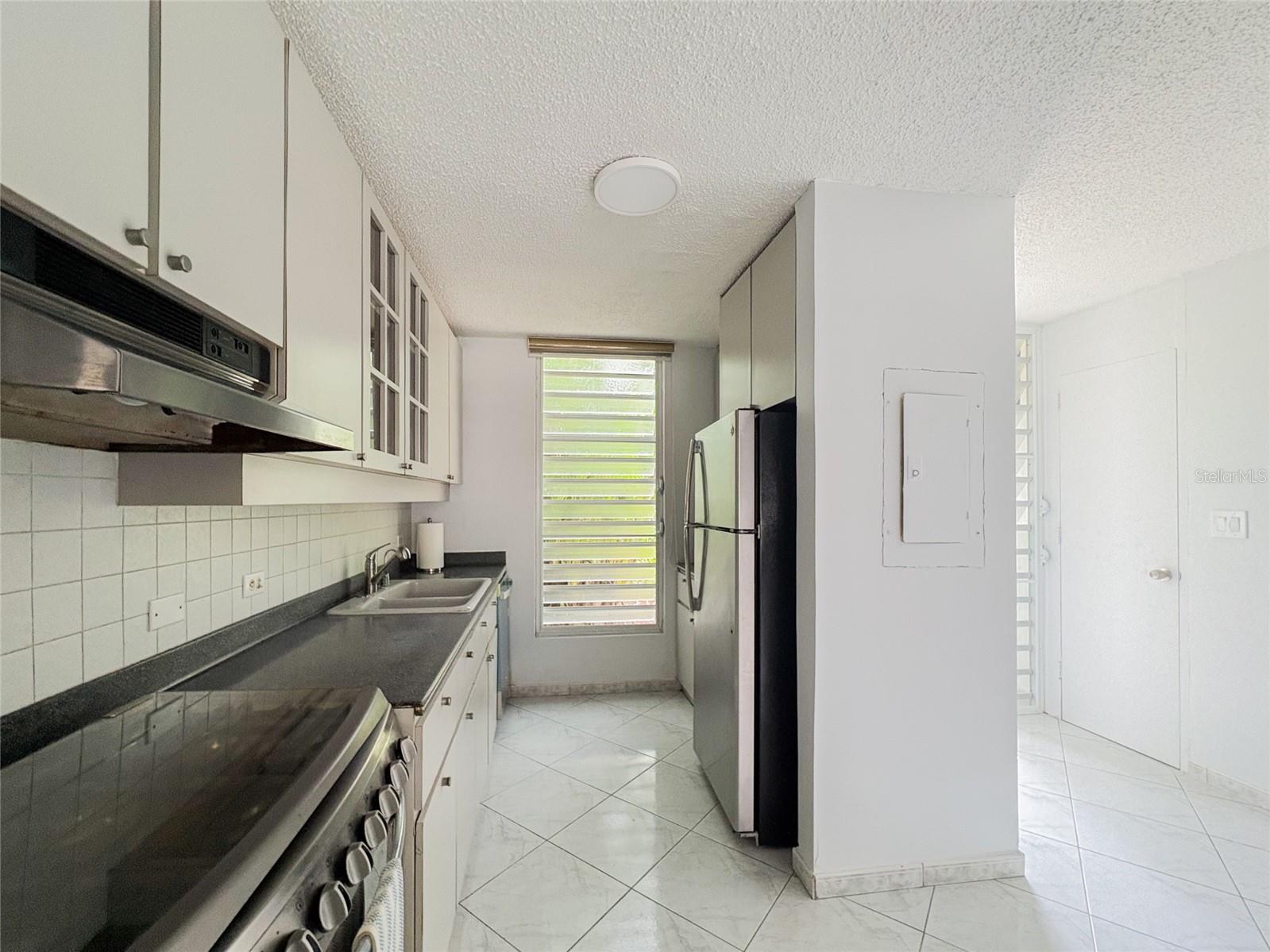 595 Cll Maximo Gomez #g115 Property Photo 9