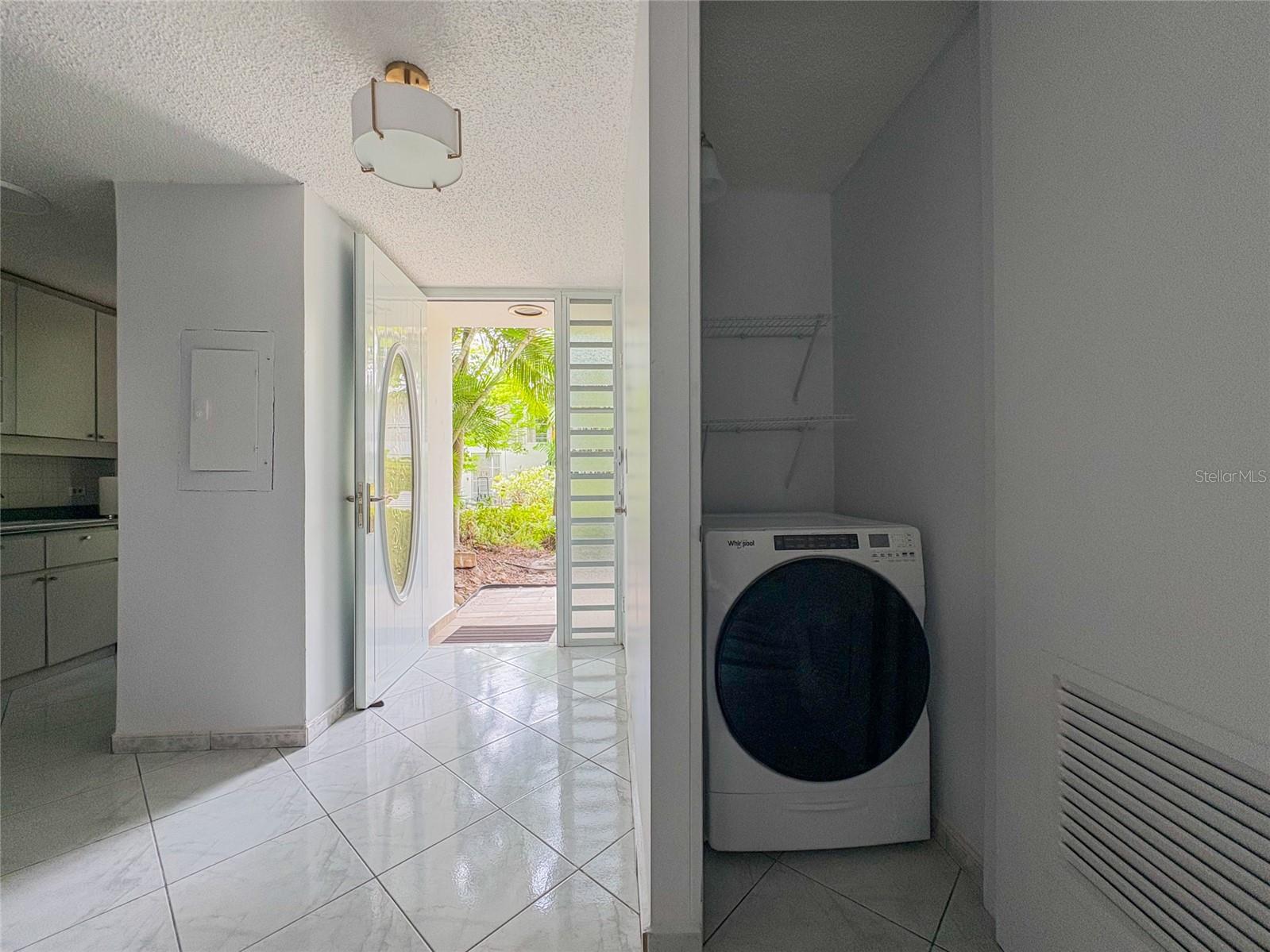 595 Cll Maximo Gomez #g115 Property Photo 11