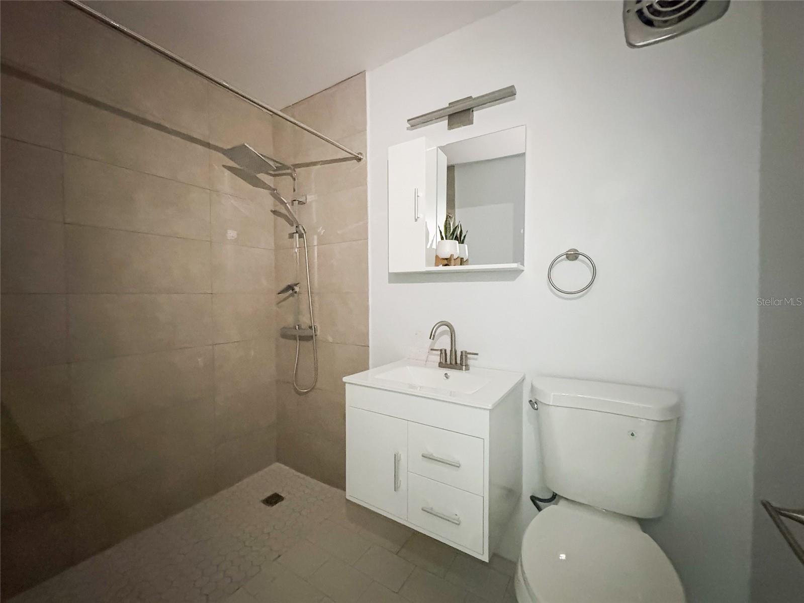595 Cll Maximo Gomez #g115 Property Photo 14