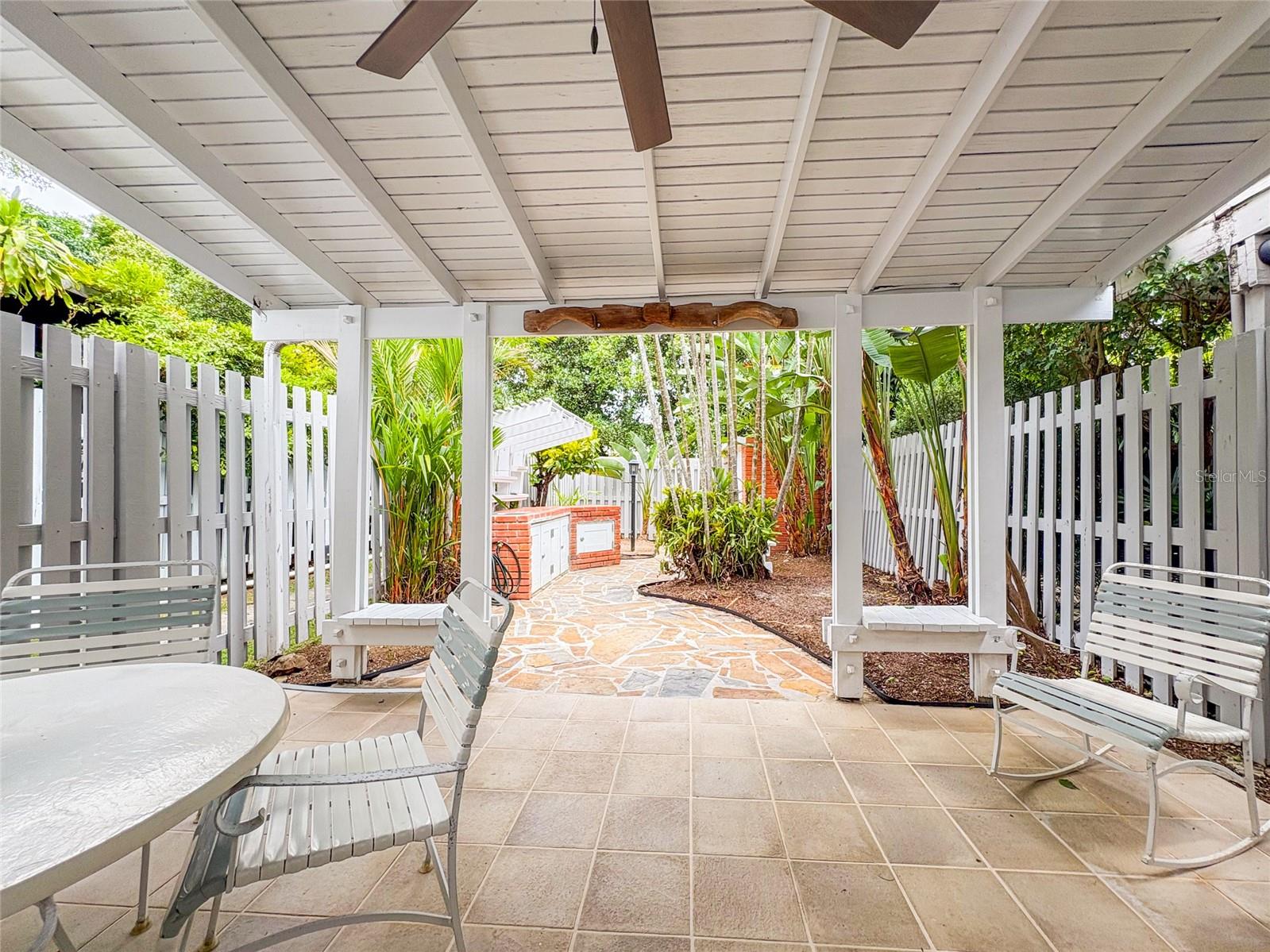 595 Cll Maximo Gomez #g115 Property Photo 19