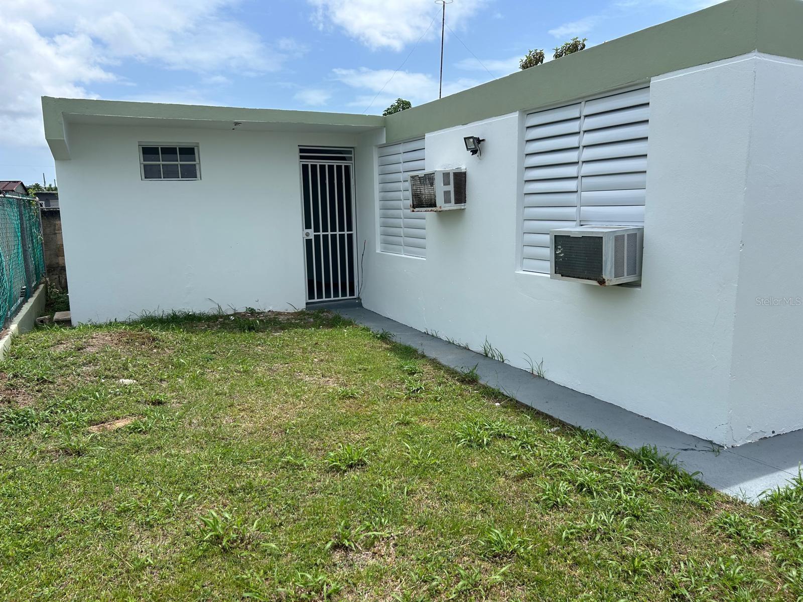 I-11 Flamboyan Property Photo 3