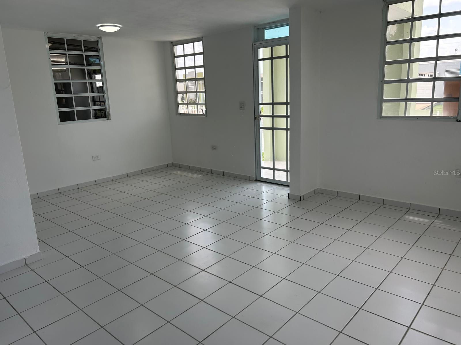 I-11 Flamboyan Property Photo 6
