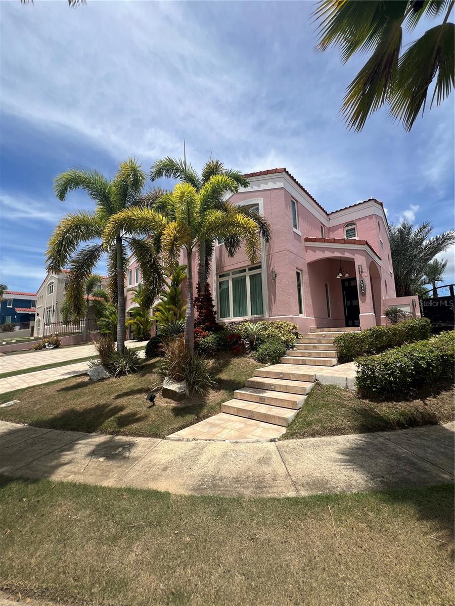 49 Via Naranjales Urb. Las Nubes Property Photo 2