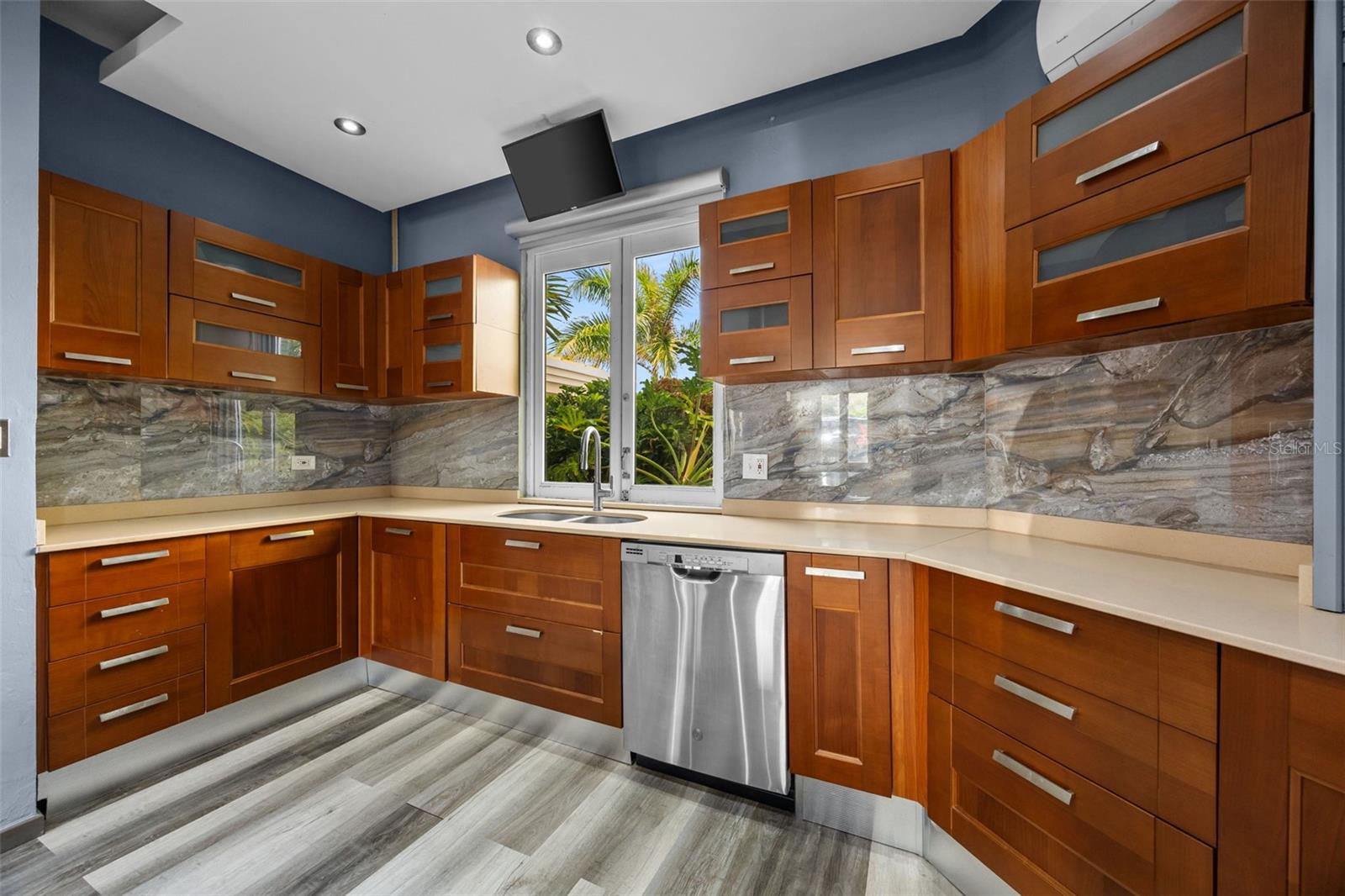 44 Surfside Property Photo 11