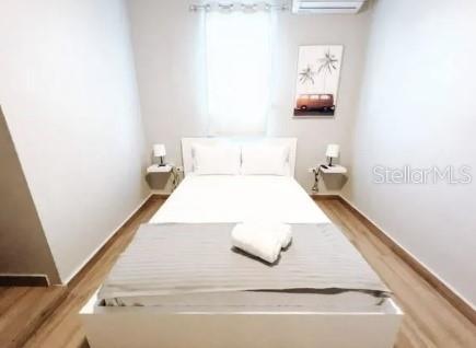 1364 Estrella Property Photo 4