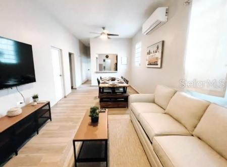 1364 Estrella Property Photo 8