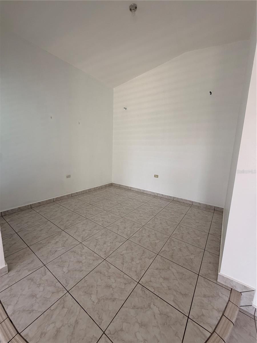 435 Calabaza Property Photo 4