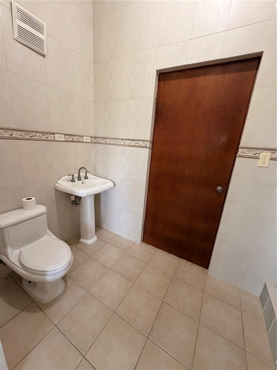 435 Calabaza Property Photo 7