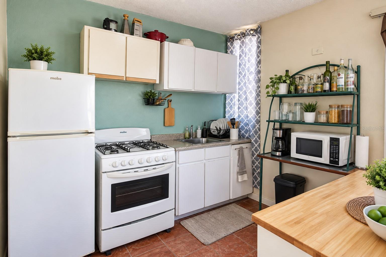 H H Property Photo 8