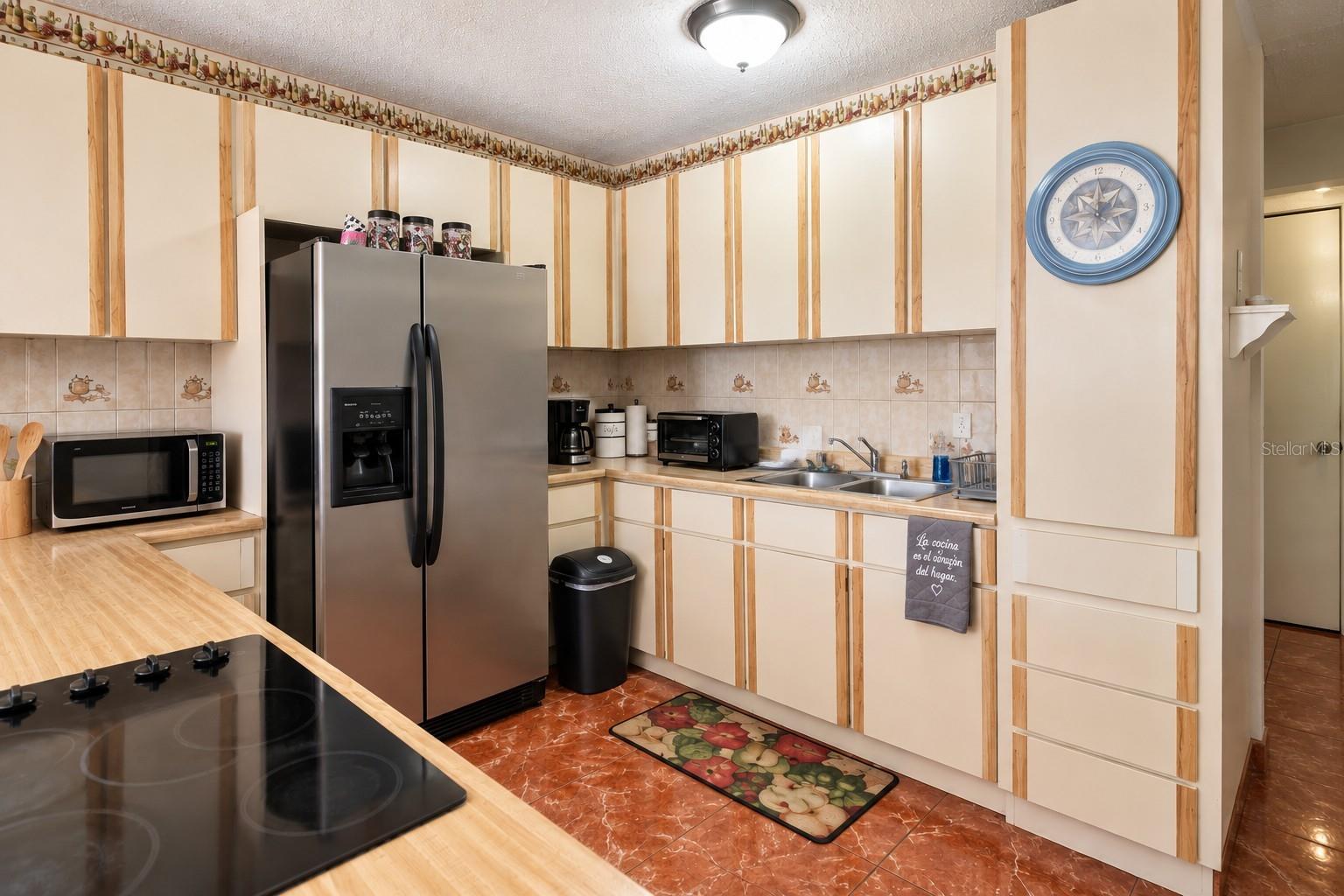 H H Property Photo 11