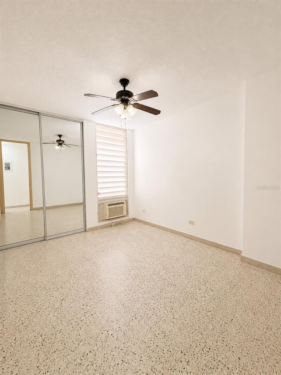 Cond. Laguna Gardens 2 Ave Laguna #7a Property Photo 11