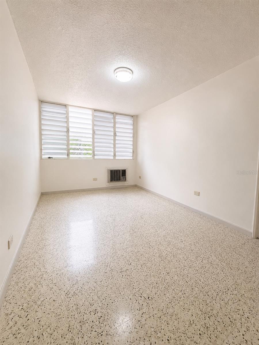 Cond. Laguna Gardens 2 Ave Laguna #7a Property Photo 13