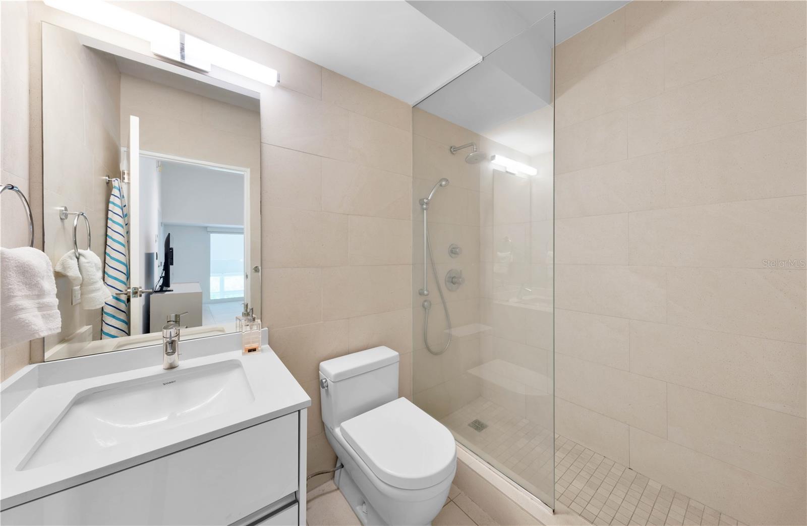 25 Munoz Rivera Ave #414 Property Photo 16