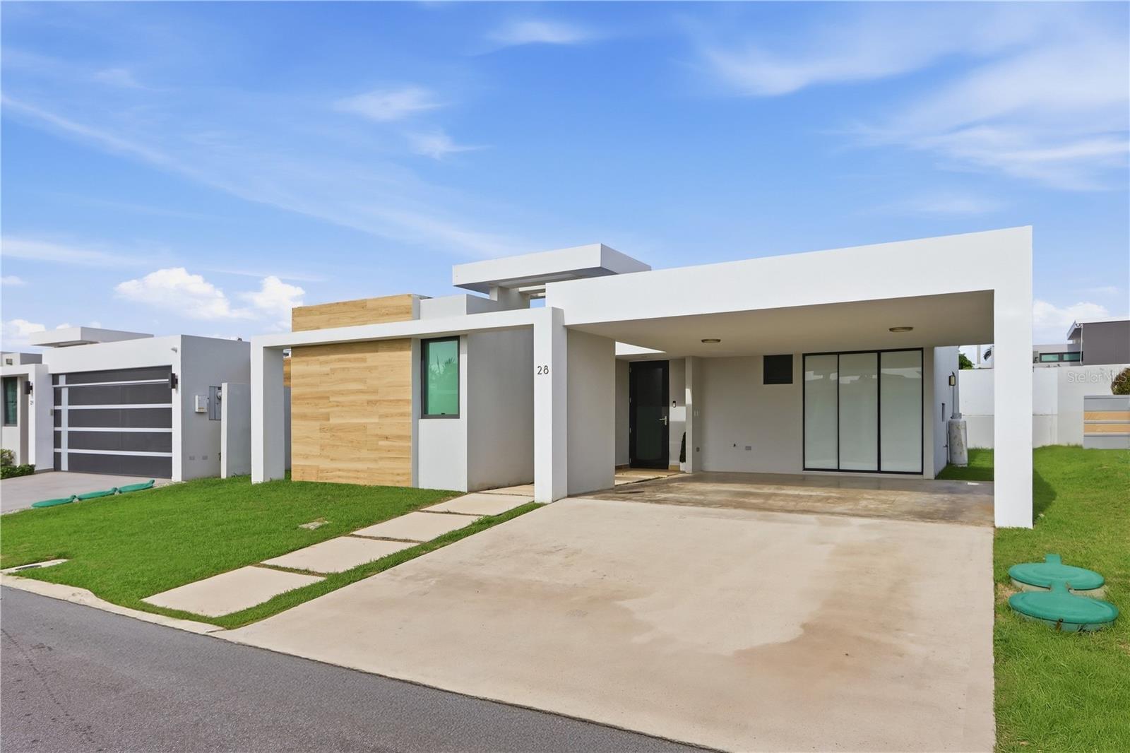 28 Calle Volga Property Photo 2