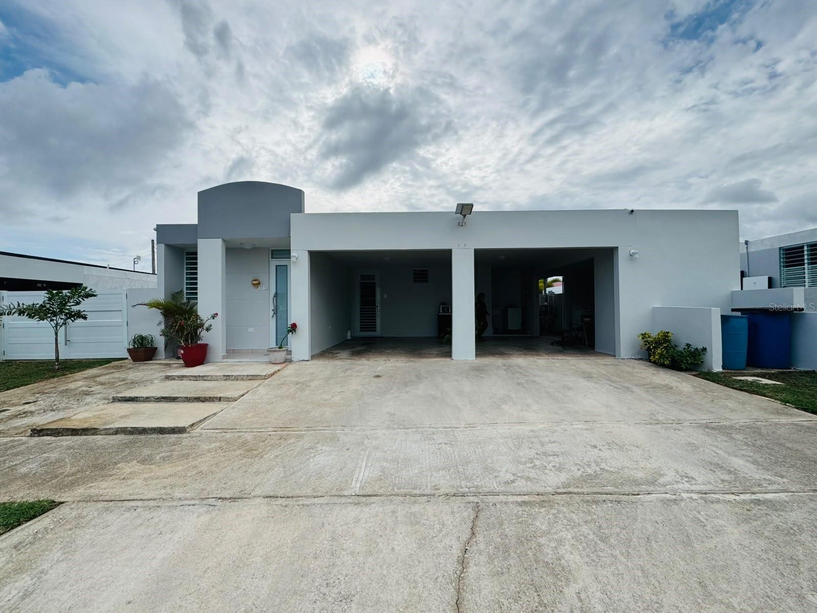 14 14 #r13 Property Photo 1