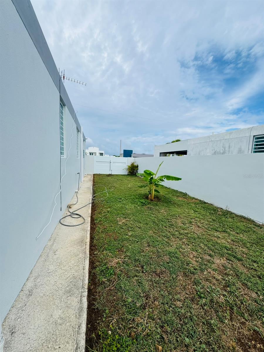 14 14 #r13 Property Photo 6