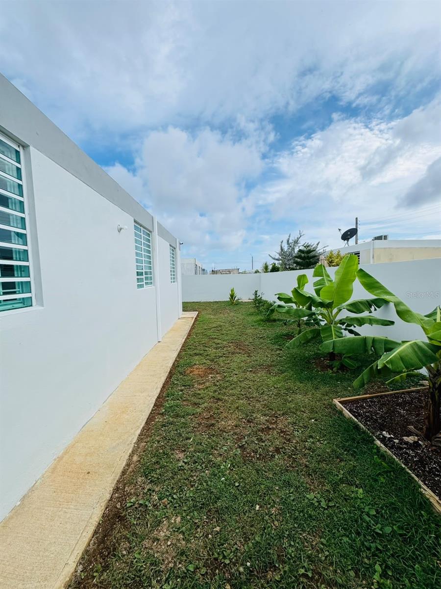 14 14 #r13 Property Photo 7