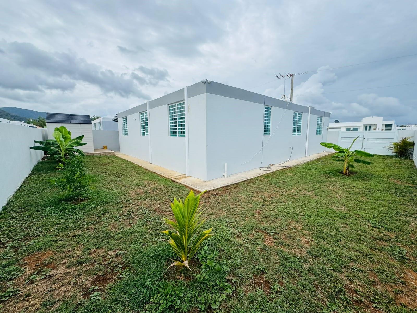 14 14 #r13 Property Photo 12
