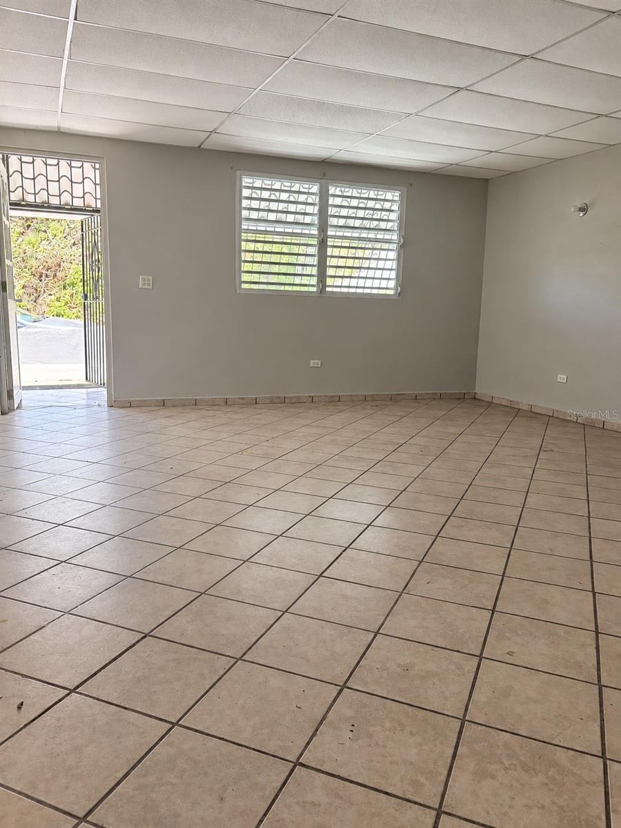 St 185 Km 18.8 Las Piñas Property Photo 6