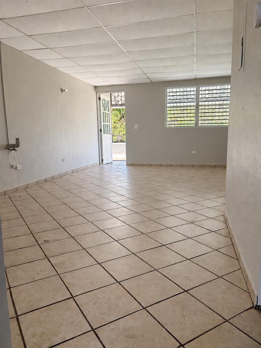 St 185 Km 18.8 Las Piñas Property Photo 7