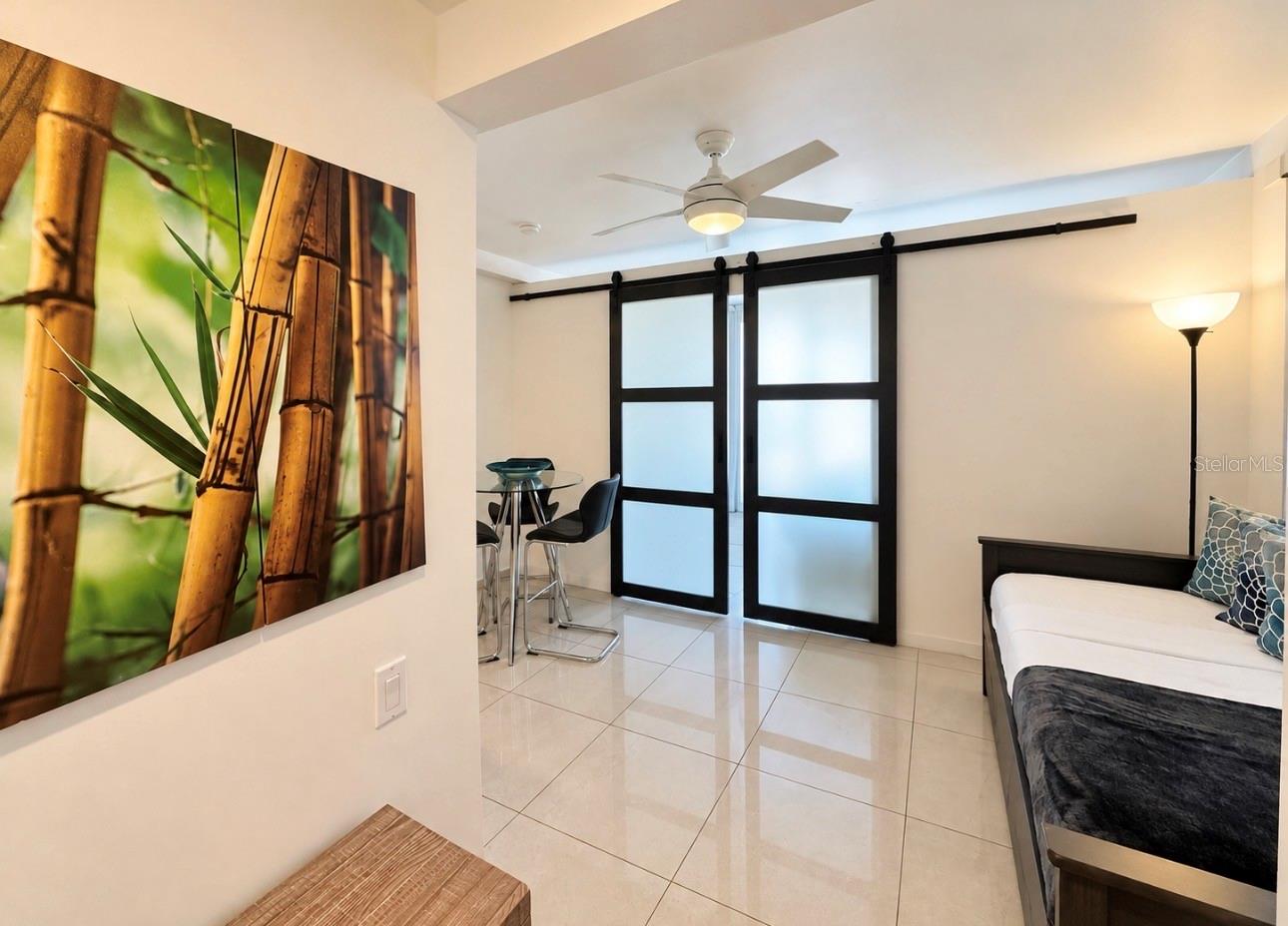 Esj Tower 176 Property Photo 3