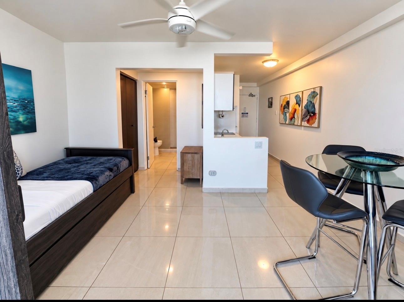 Esj Tower 176 Property Photo 7