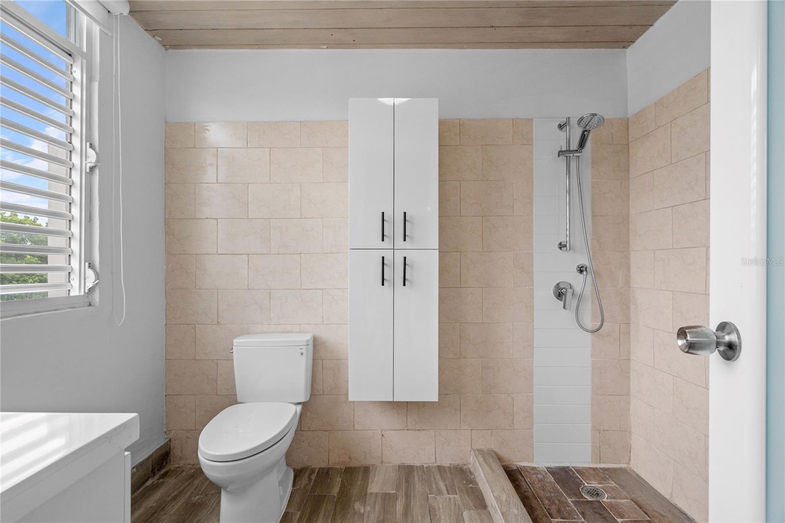 1223 Wilson Ave. #401 Property Photo 14