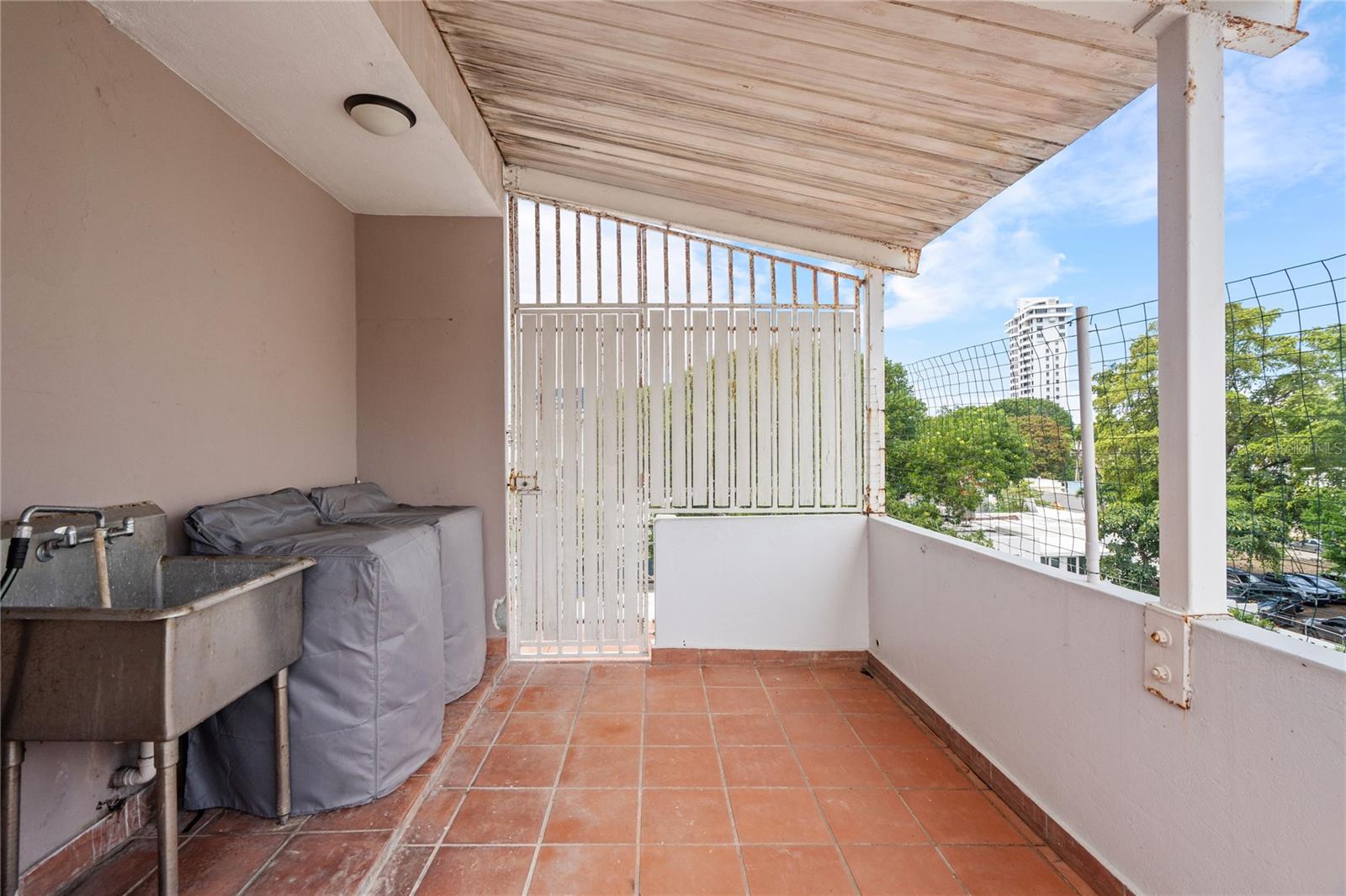 1223 Wilson Ave. #401 Property Photo 20