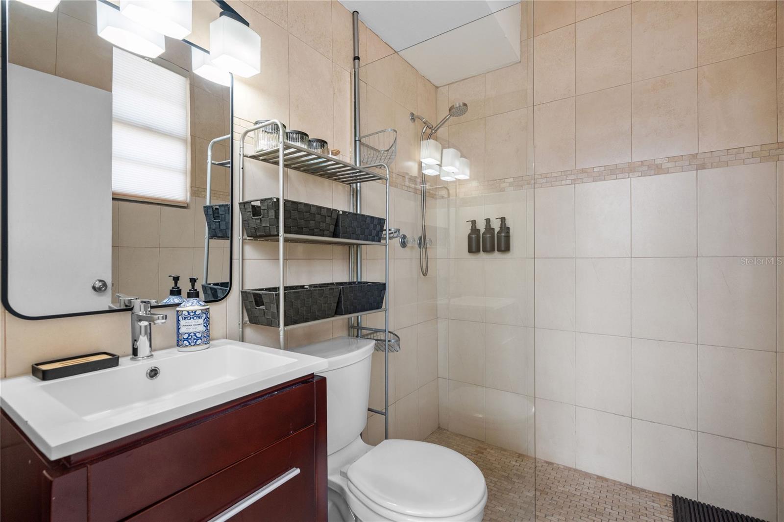 1020 Ashford Ave #420 Property Photo 14