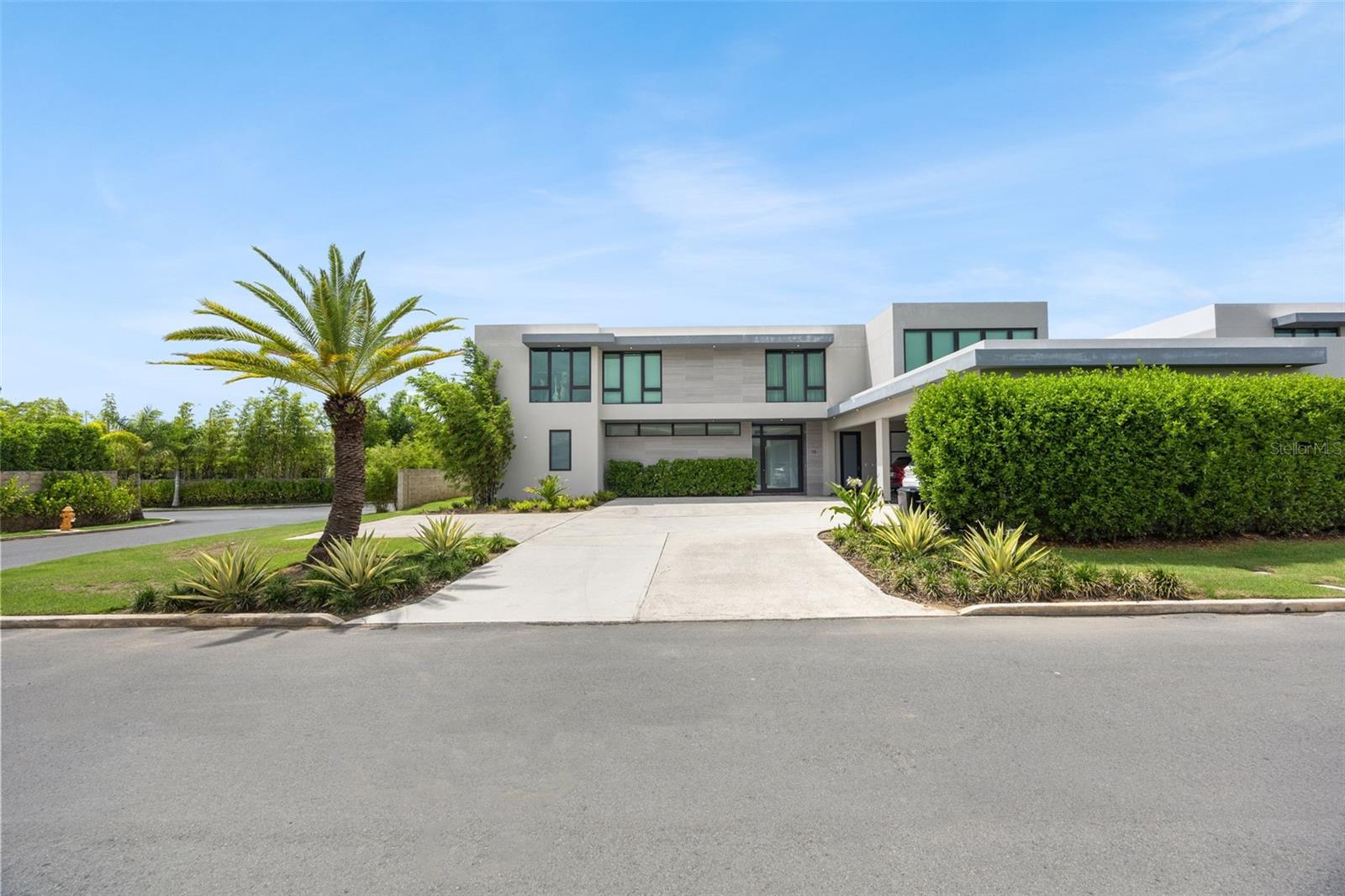 15 Riviera Reserve Property Photo 1