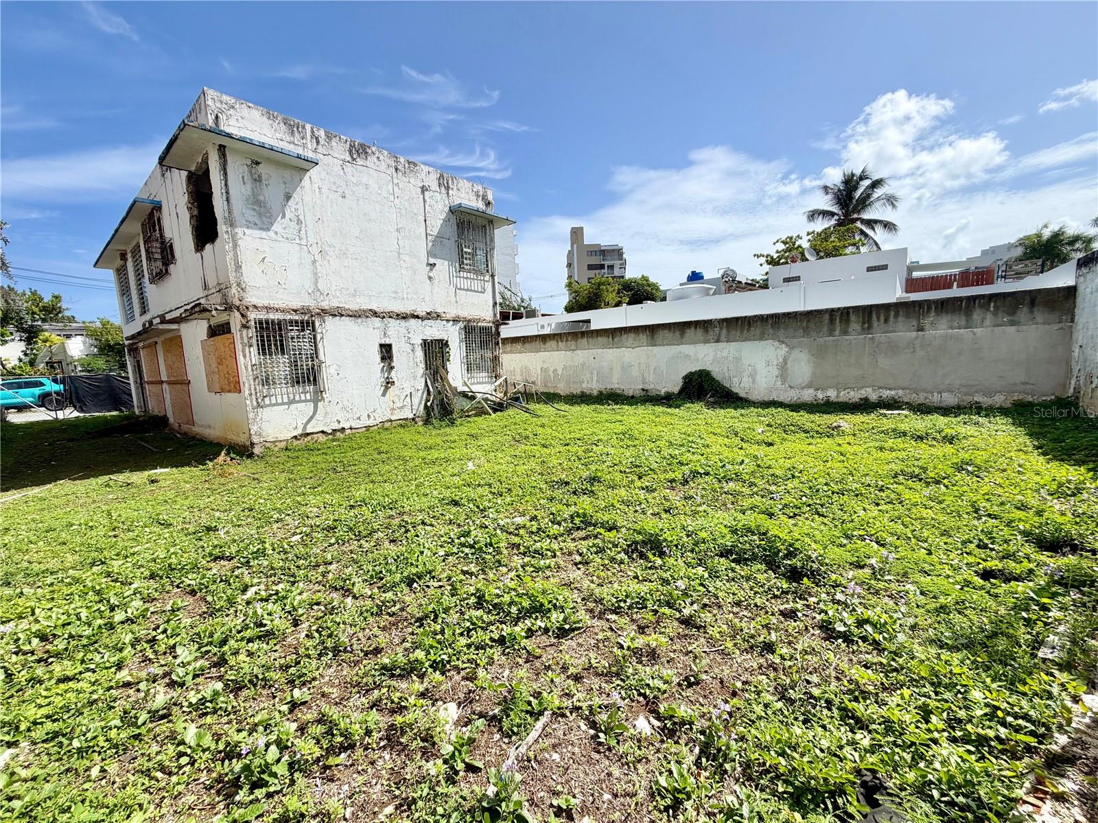 2052 España St. Property Photo 5