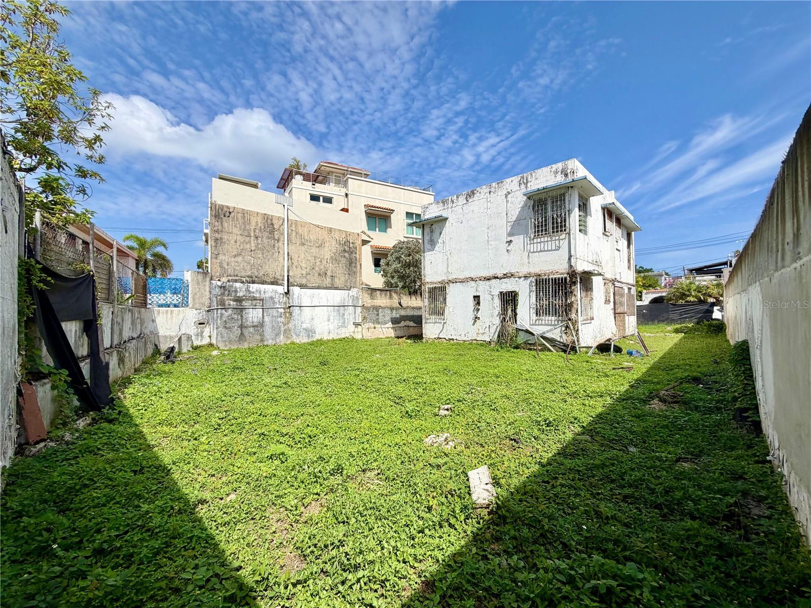 2052 España St. Property Photo 7